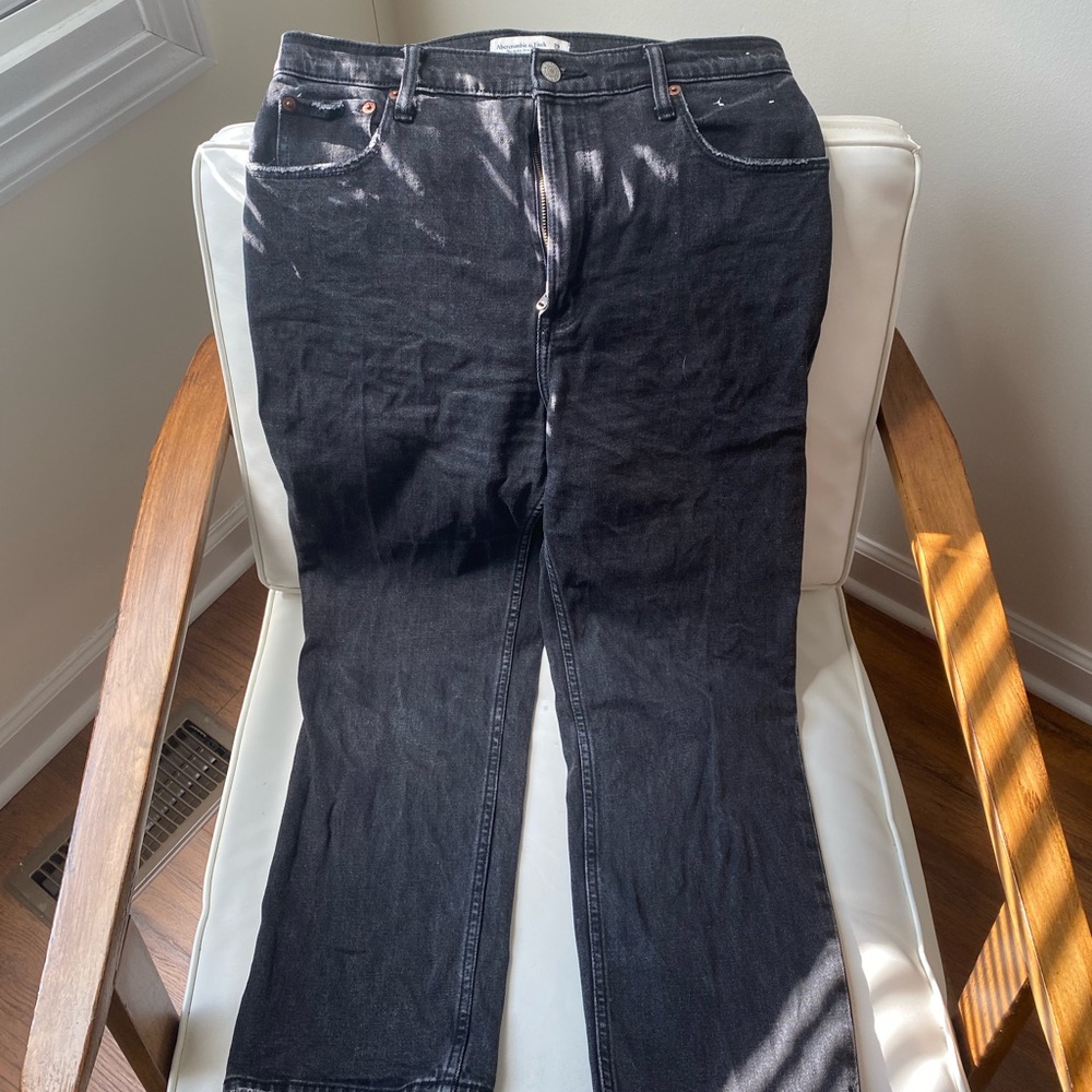 Abercrombie & Fitch. The ankle straight. Ultra high rise. 8R. Some fading.